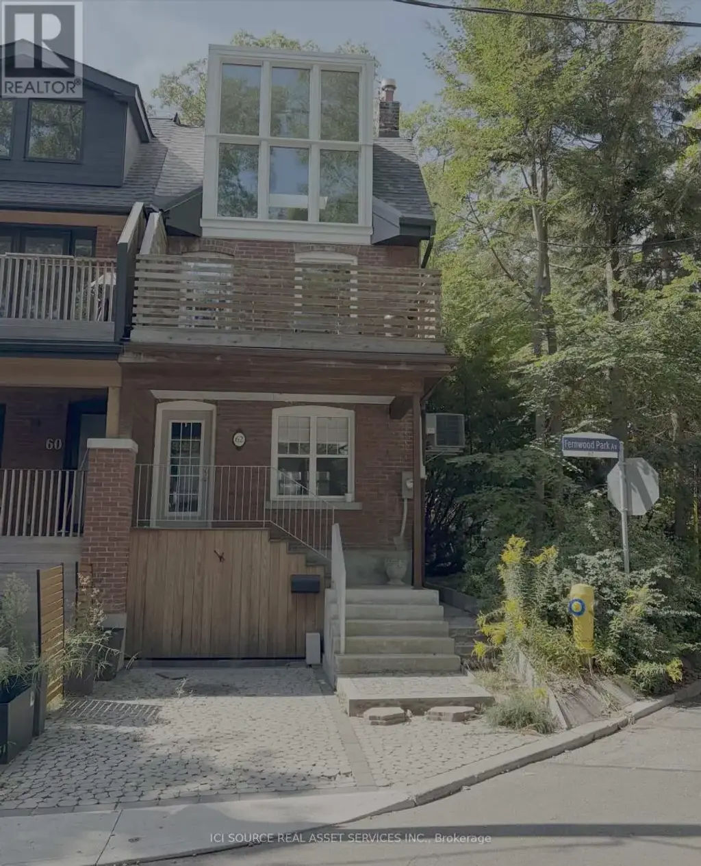 Upper - 62 Fernwood Park Avenue, Toronto (The Beaches)