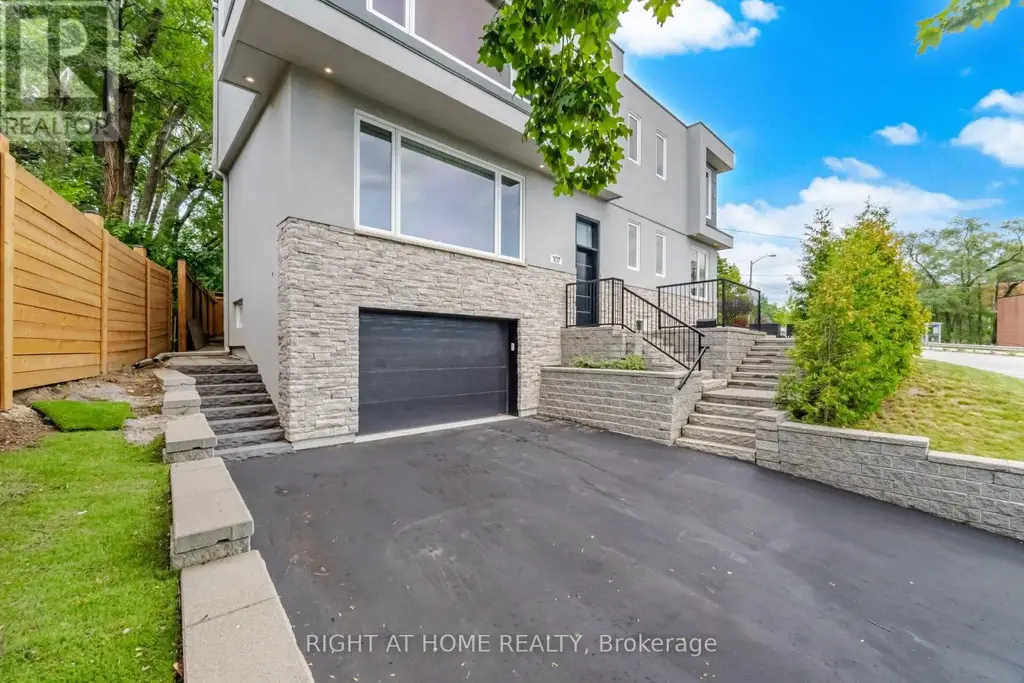 107 Trethewey Drive, Toronto (Beechborough-Greenbrook)