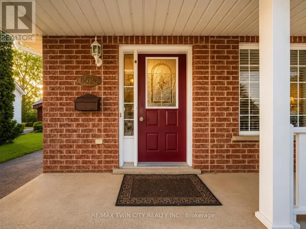 A - 652 Jacob Lane, Waterloo