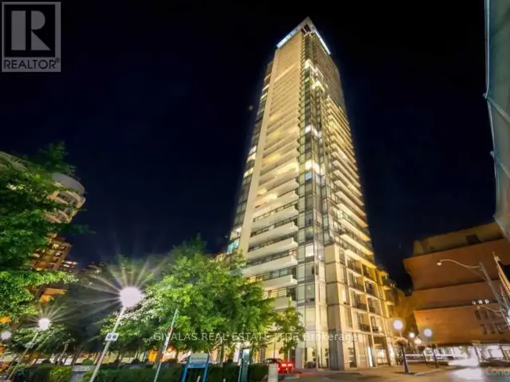 607 - 18 Yorkville Avenue, Toronto (Annex)