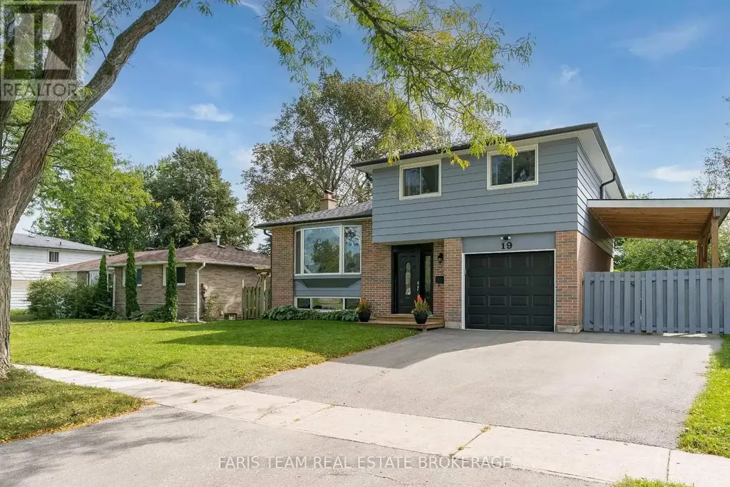 19 Colleen Avenue, Barrie (Grove East)