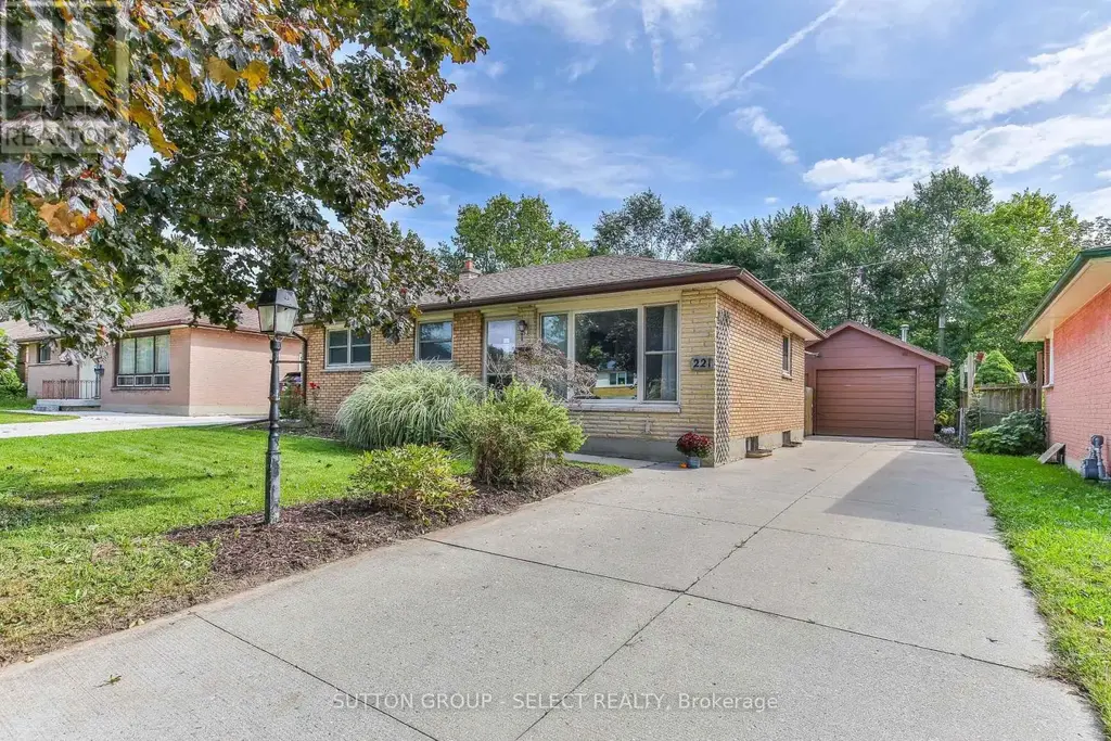 221 Manitoulin Drive, London East (East O)