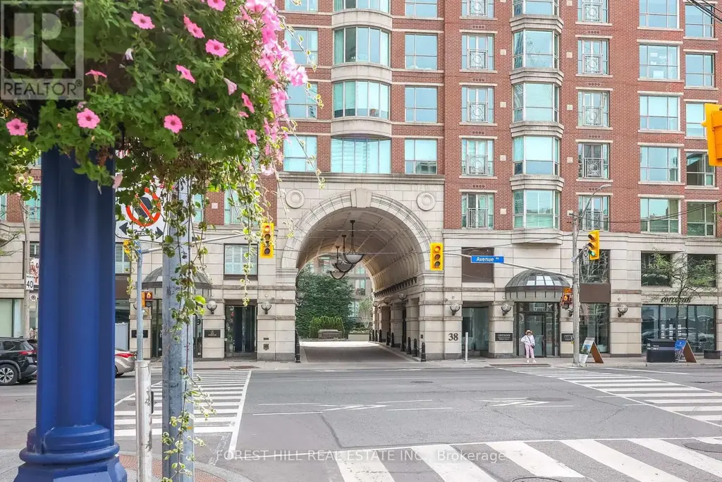 305 - 38 Avenue Road, Toronto (Annex)
