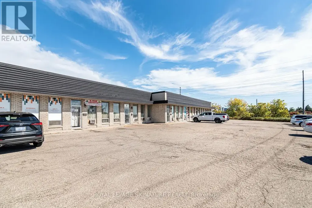 7 - 1260 Fewster Drive, Mississauga (Northeast)