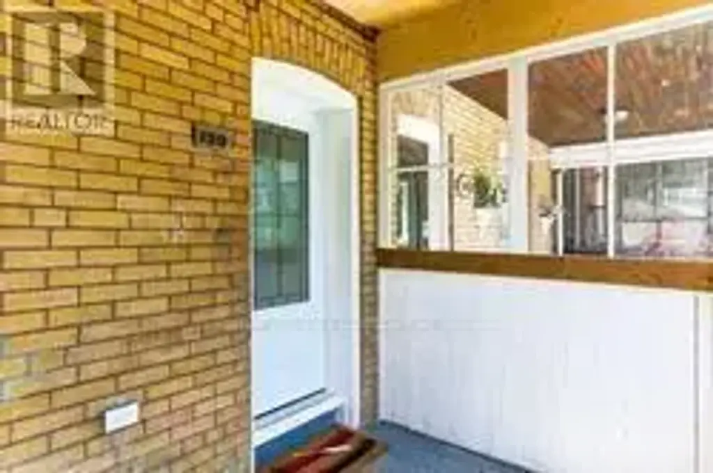 Main - 190 Marion Street, Toronto (High Park-Swansea)