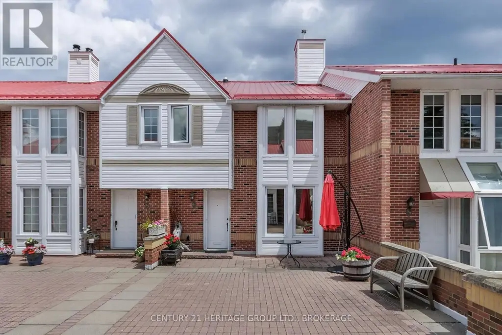 61 - 1 Place D'armes, Kingston (East of Sir John A. Blvd)