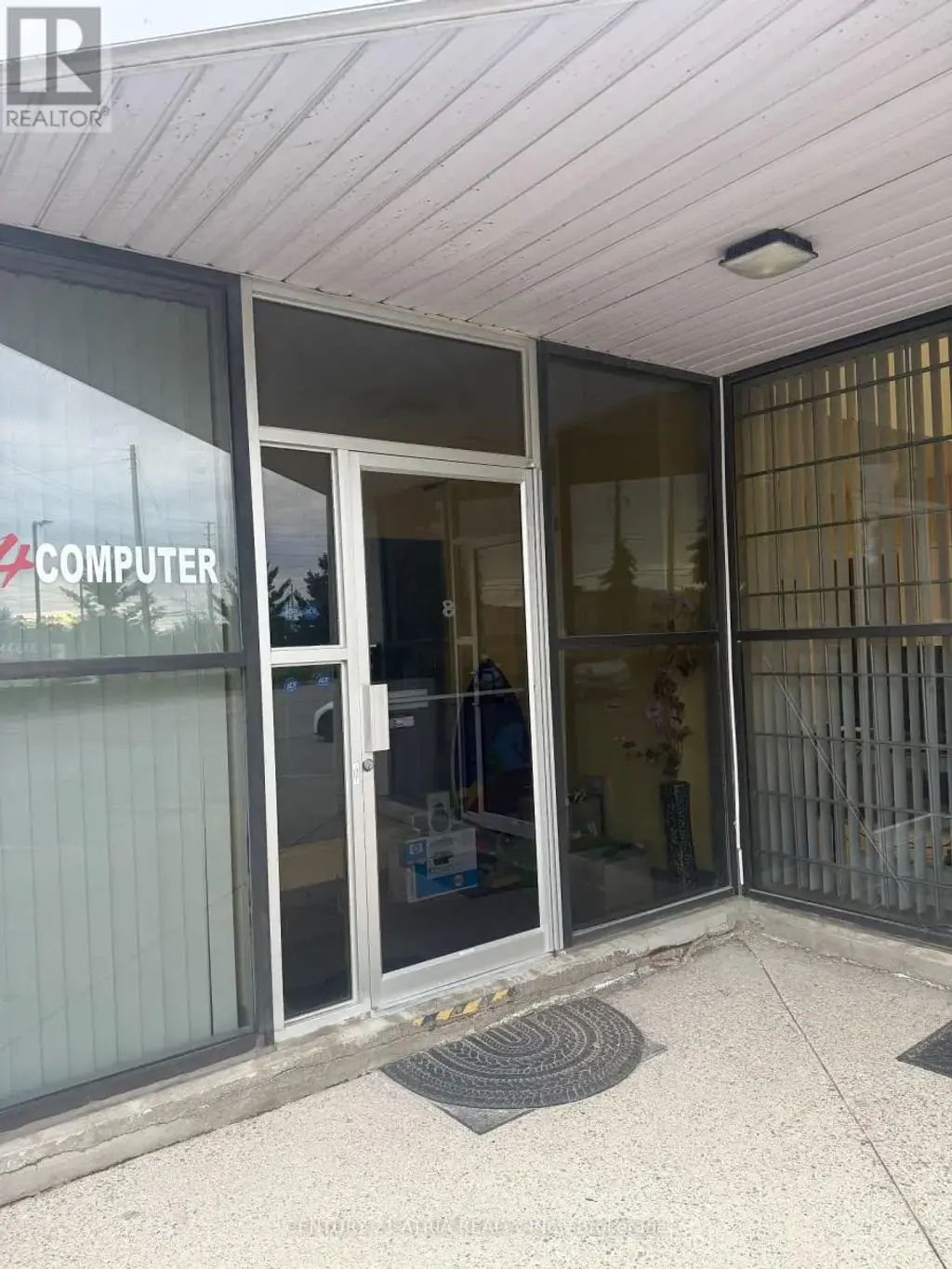 8 - 70 Esna Park Drive, Markham (Milliken Mills West)
