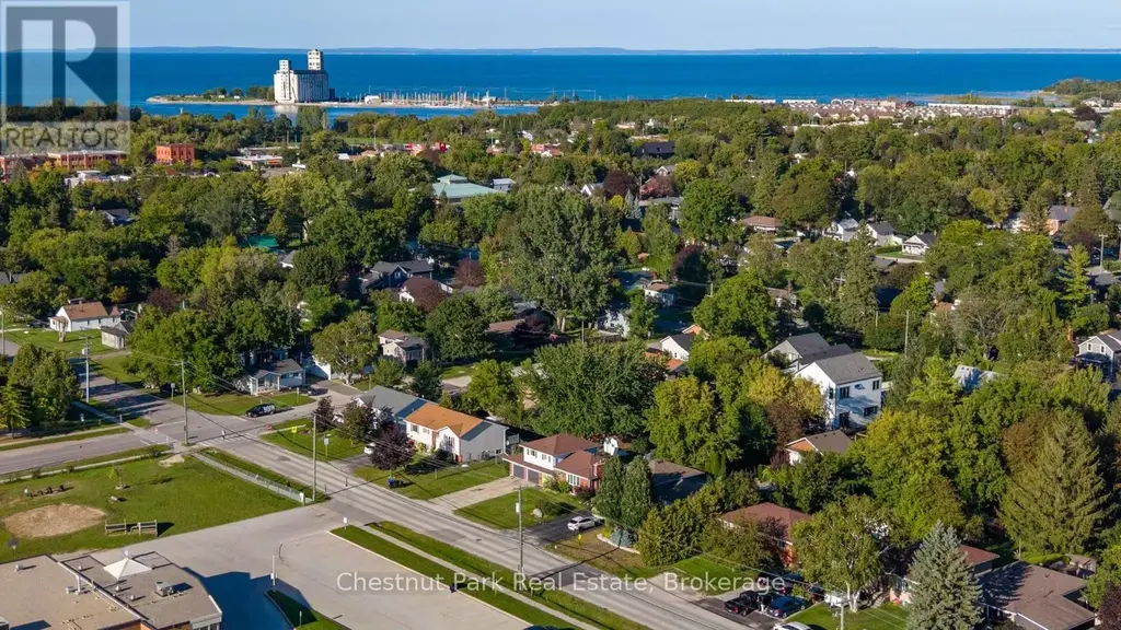 301 Spruce Street, Collingwood