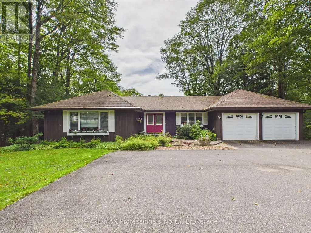 52 Golf Course Road, Bracebridge (Macaulay)
