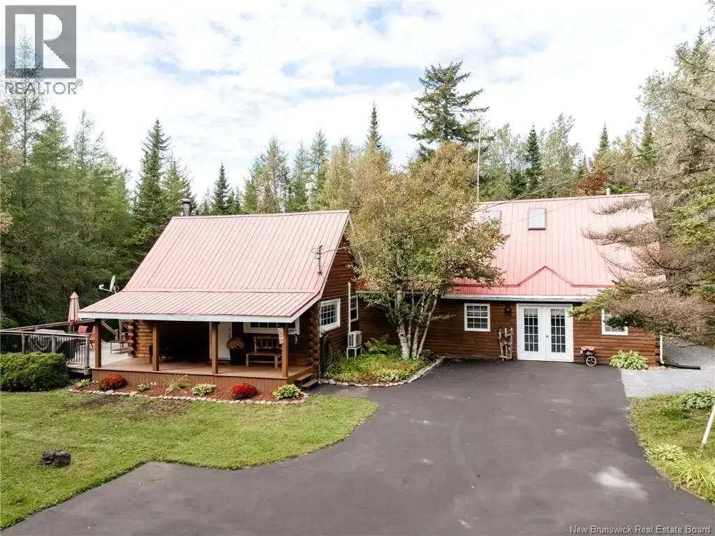 672 Lakefield Road, Poodiac