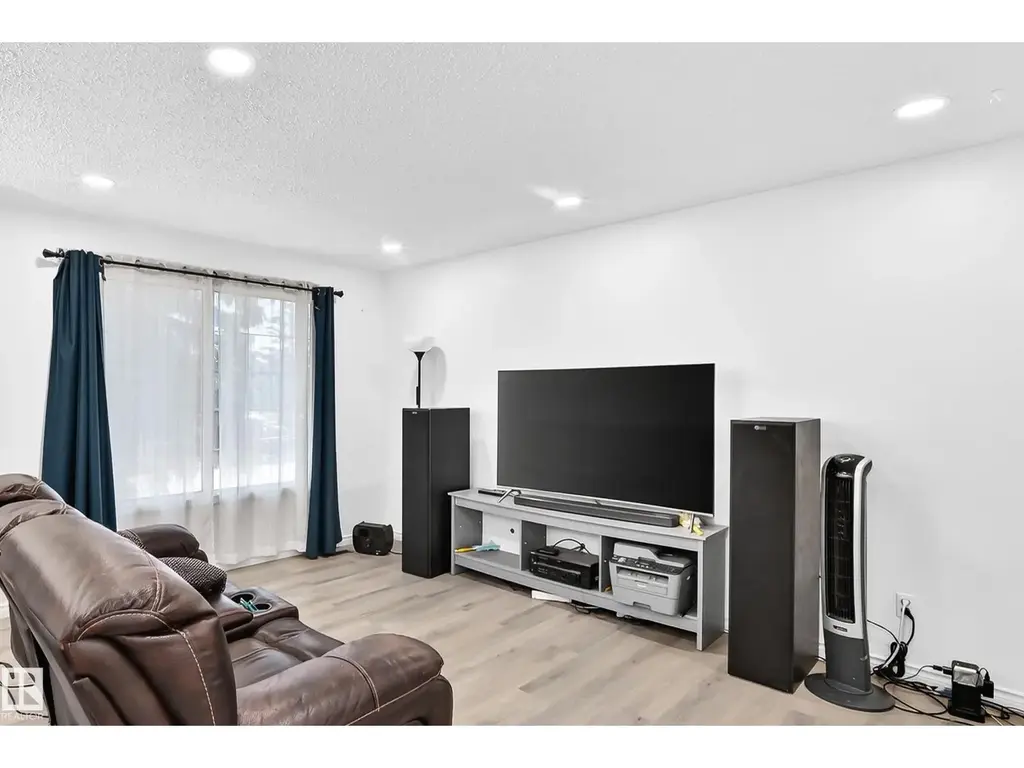 14240 23 St Nw, Edmonton