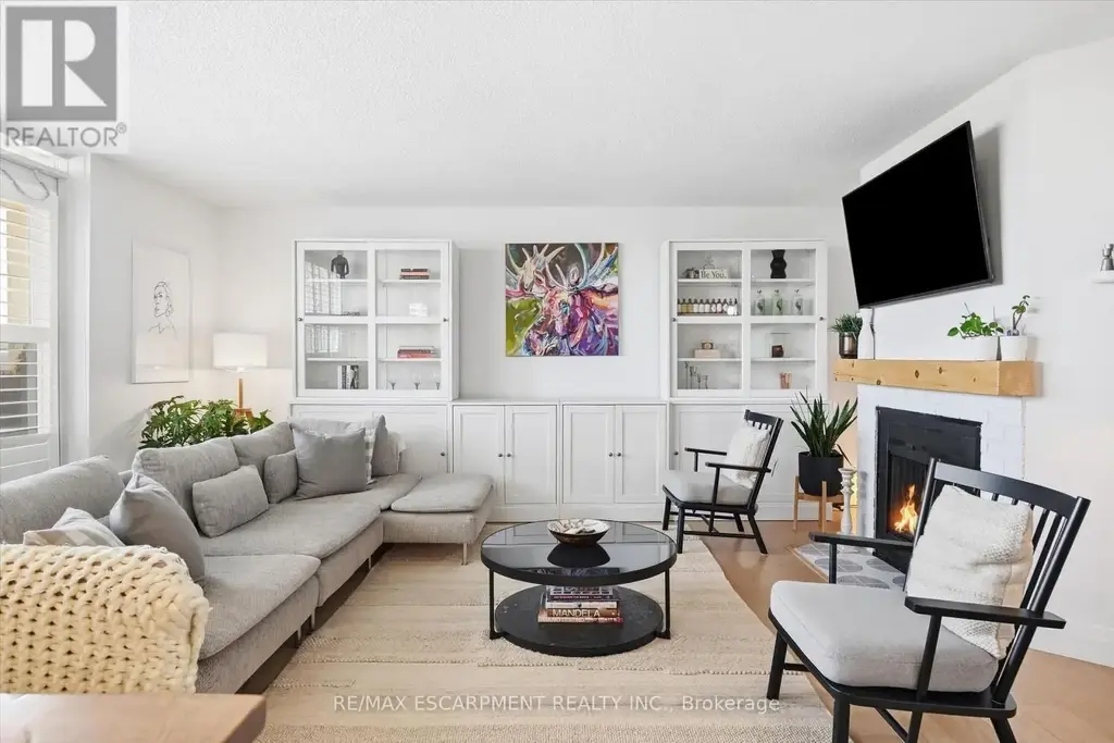 909 - 700 Dynes Road, Burlington (Roseland)