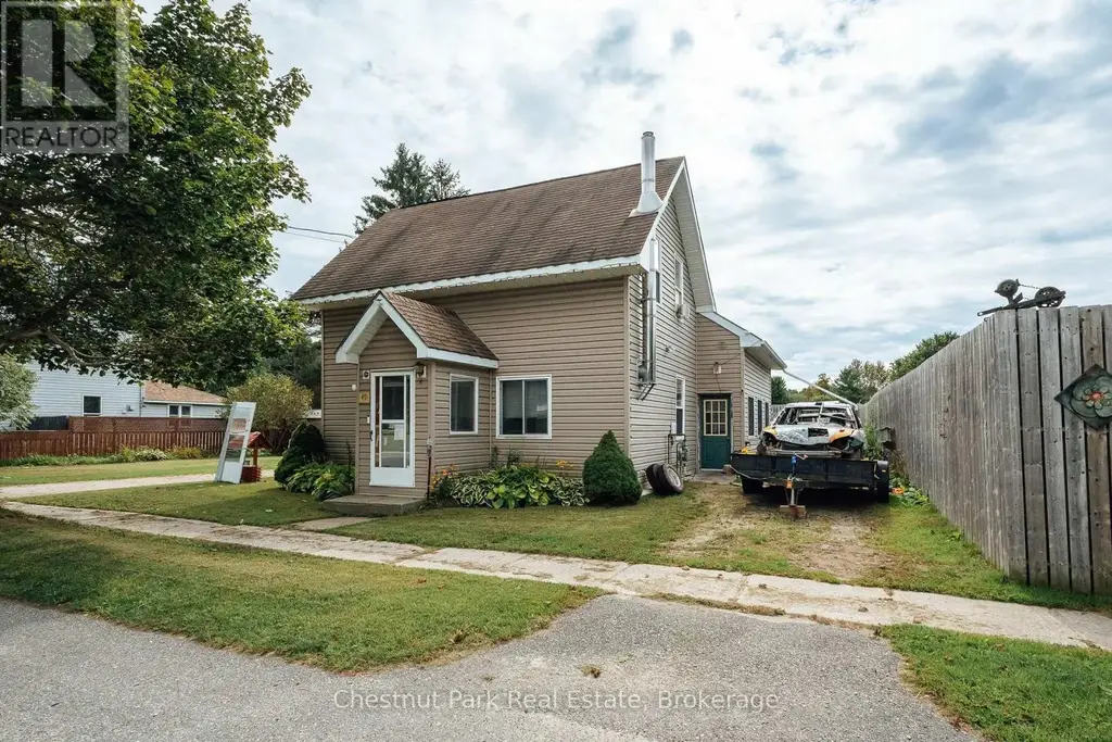 49 Queen Street E, South Bruce Peninsula