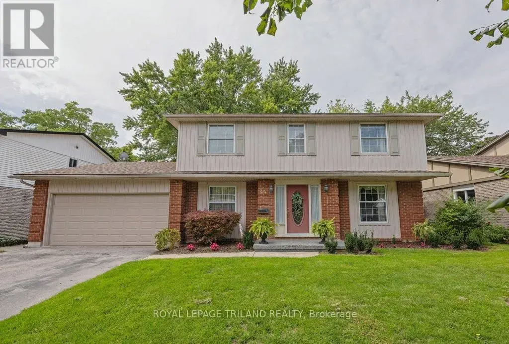 44 Spencer Crescent, London North (North G)