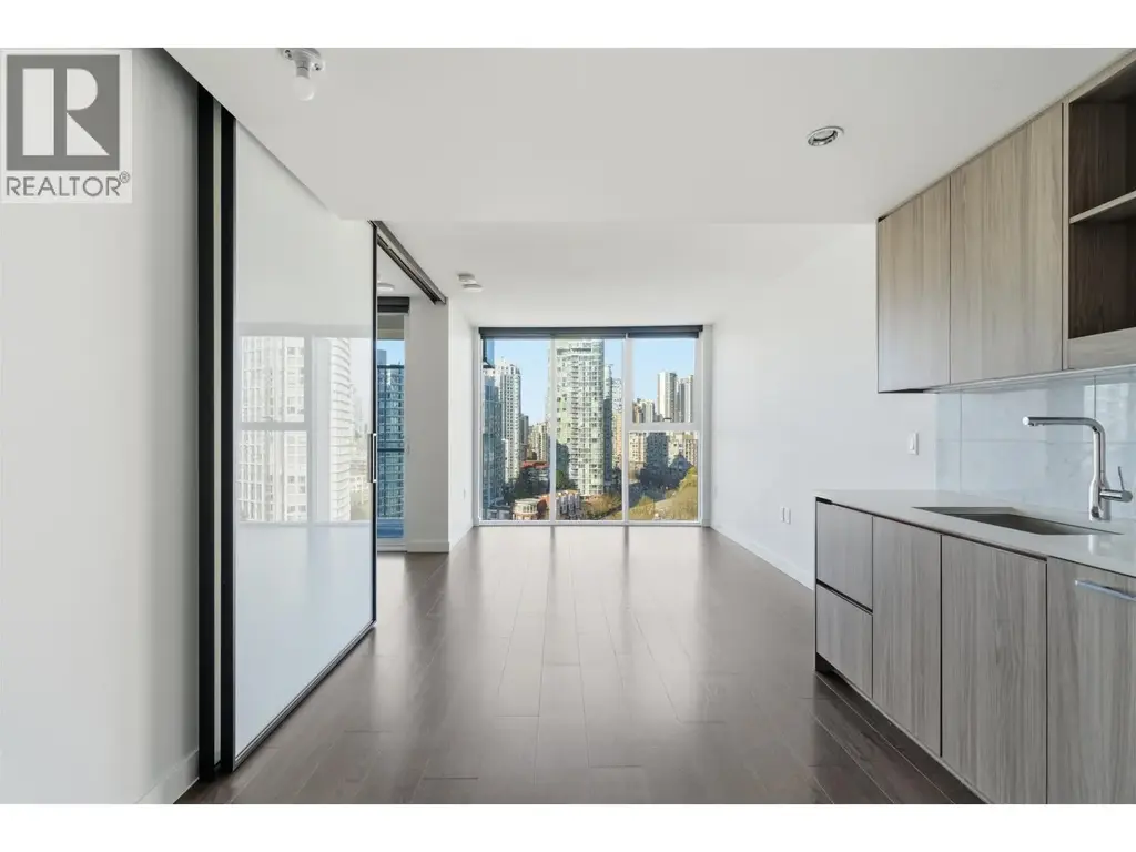 1587 87 Nelson Street, Vancouver