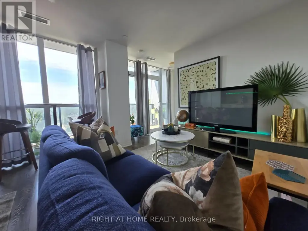 715 - 2301 Danforth Avenue, Toronto (East End-Danforth)