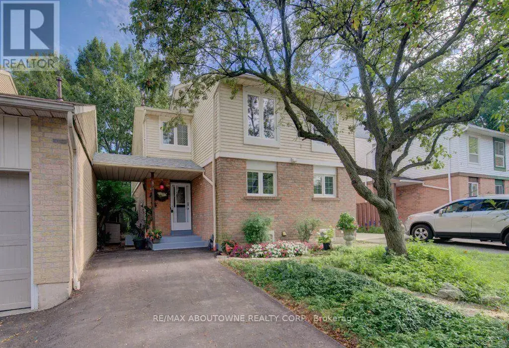 1012 Elizabeth Place, Oakville (FA Falgarwood)