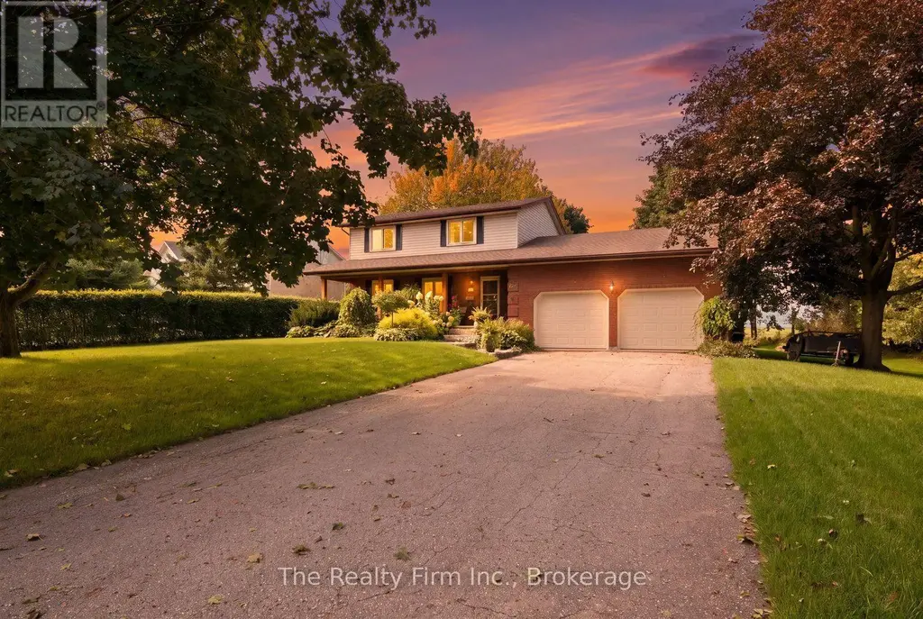 102 Glenn Avenue N, South-West Oxford (Sweaburg)