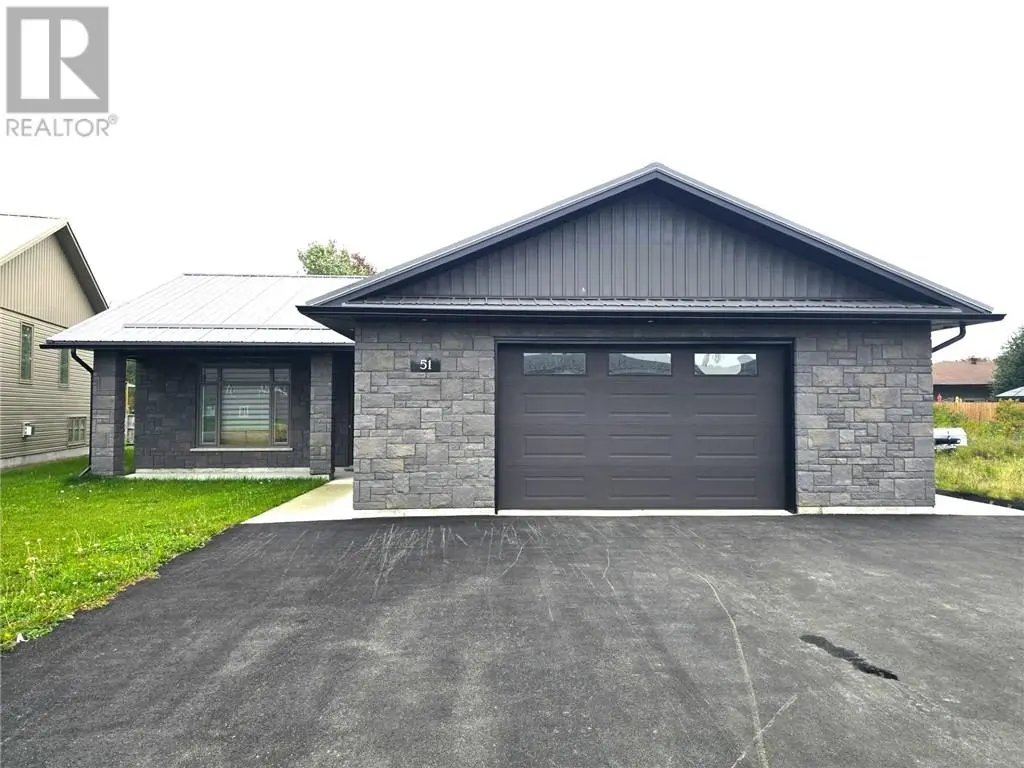 51 Oak St, Capreol