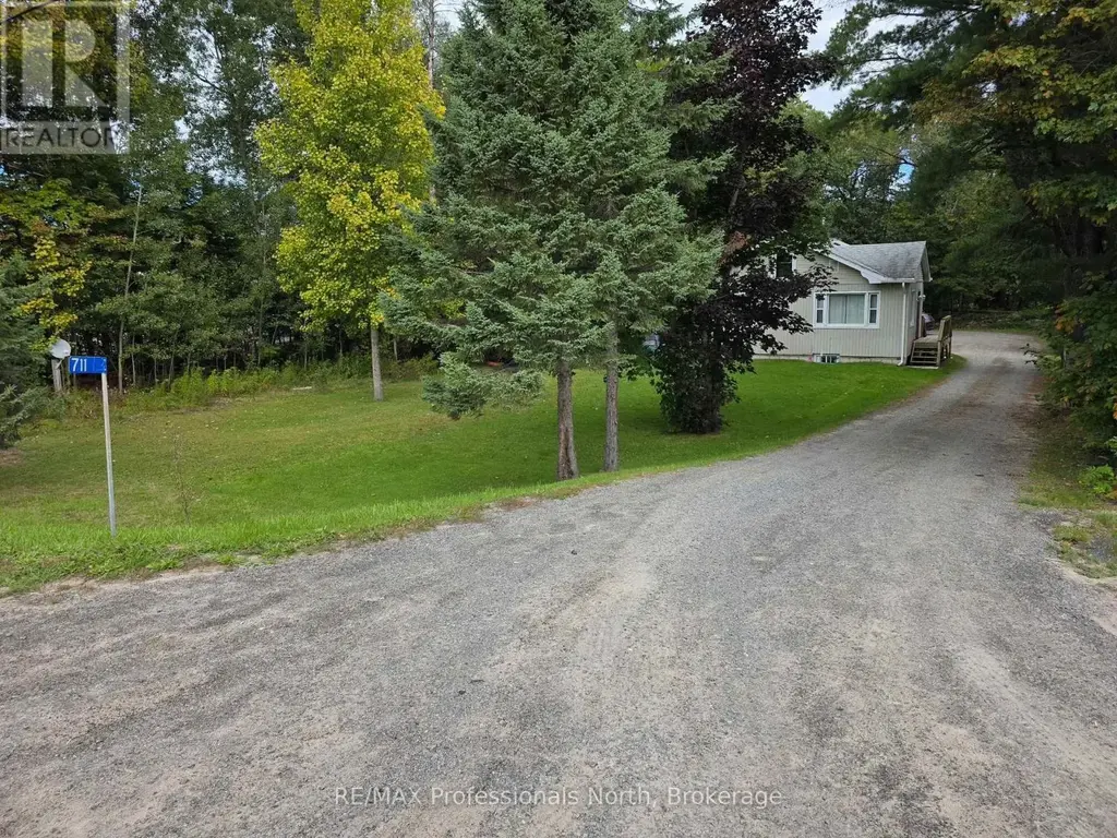 711 Muskoka 3 Road N, Huntsville (Chaffey)