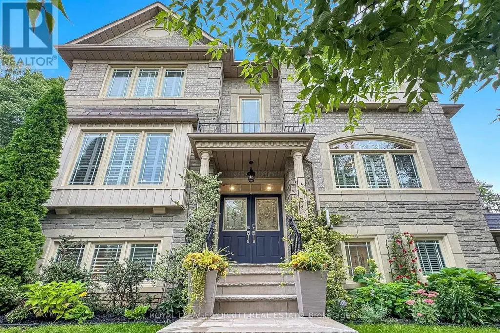 2 Granite Court, Toronto (Mimico)