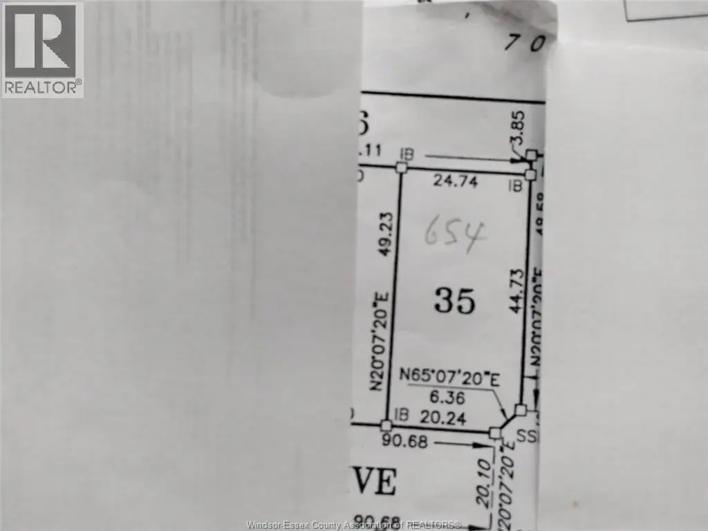 V/l Pallies Unit# Lot 35, LaSalle