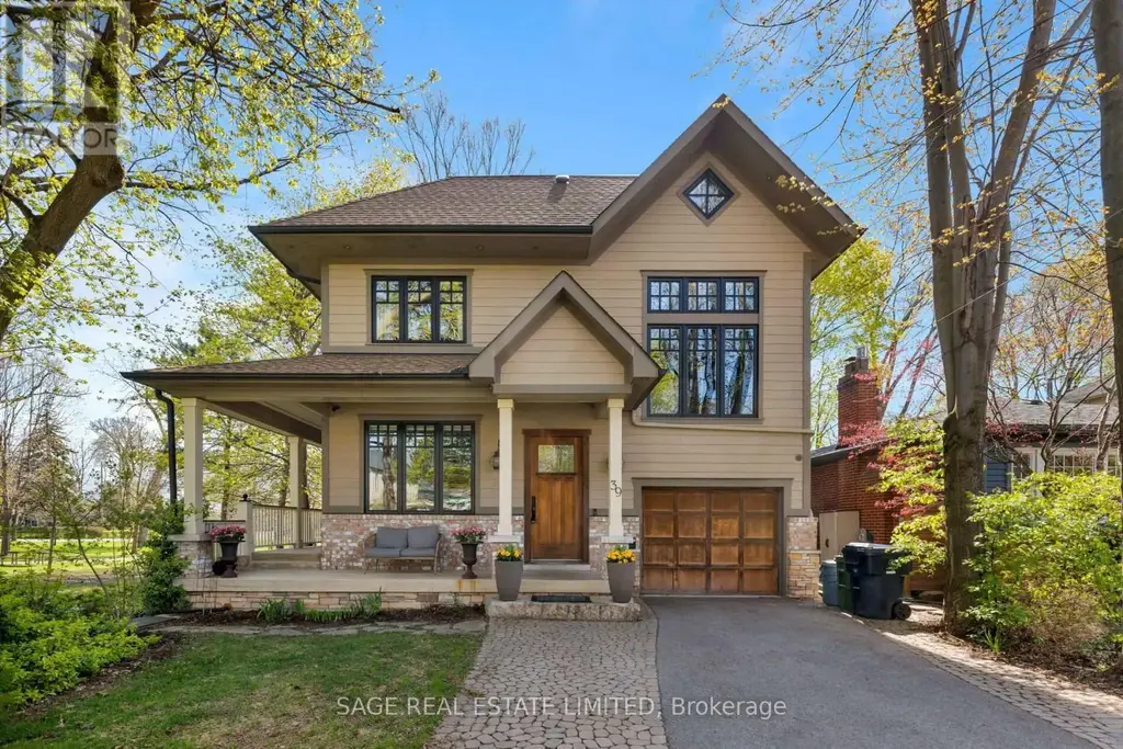 39 Loyalist Road, Toronto (Kingsway South)