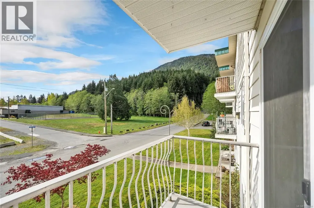 205 611 Macmillan Dr, Sayward