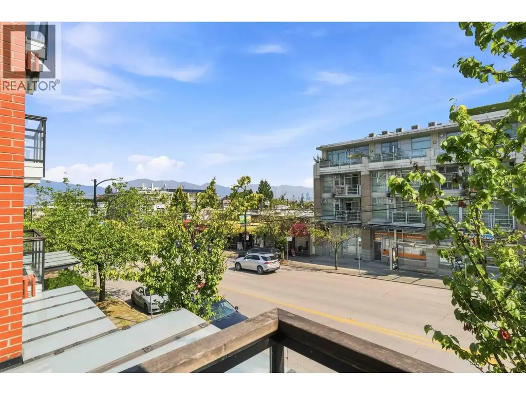 202 3611 W 18th Avenue, Vancouver