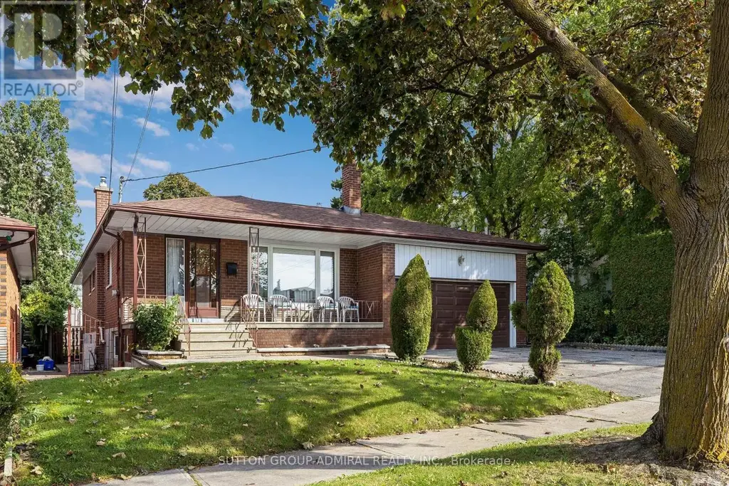 201 Derrydown Road, Toronto (York University Heights)