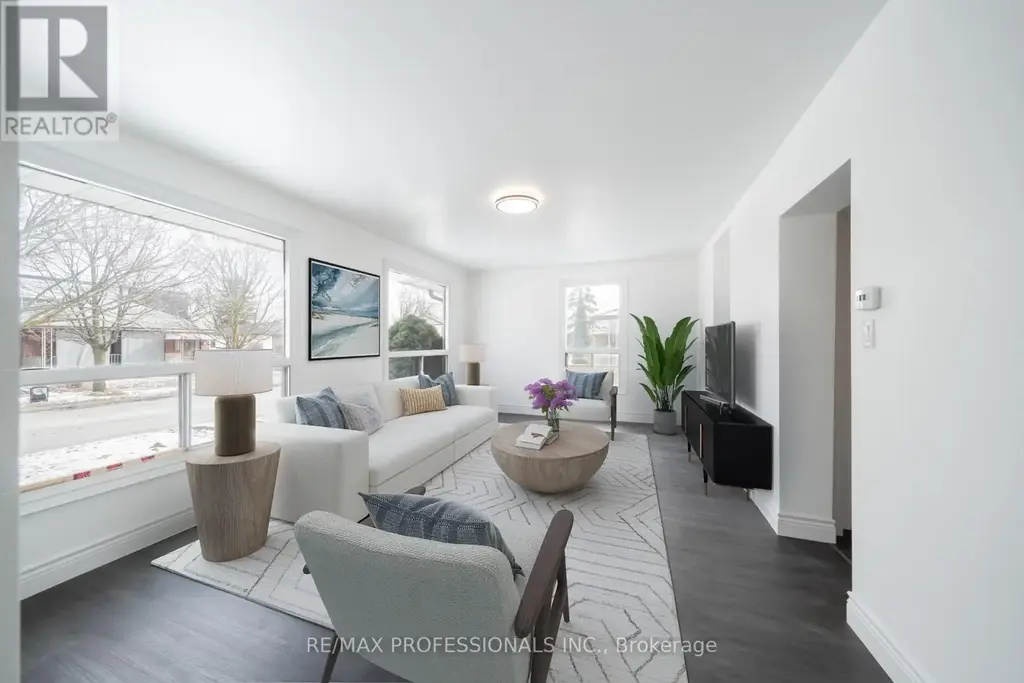Main - 174 Thirtieth Street, Toronto (Alderwood)