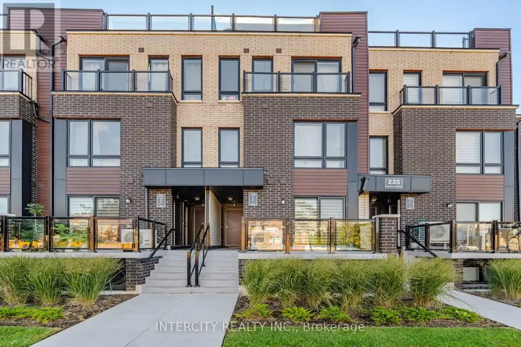 4 - 235 Mclevin Avenue, Toronto (Malvern)