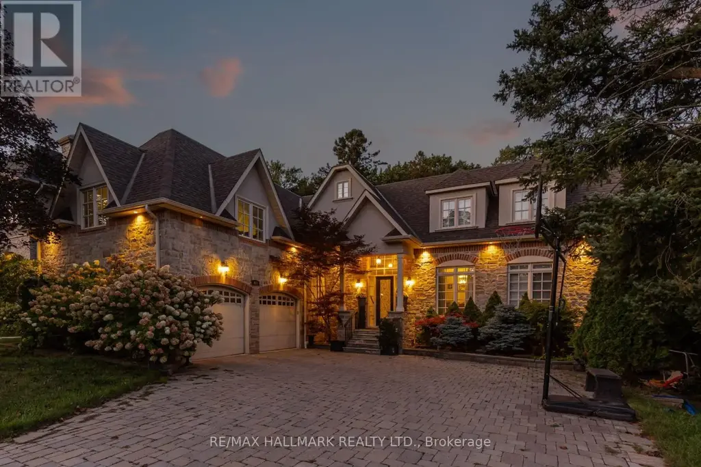 111 Woodhaven Park Drive, Oakville (SW Southwest)