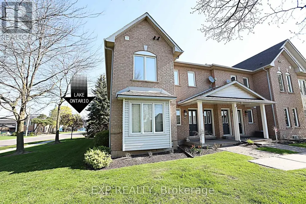 9 - 2 Harbour Drive, Hamilton (Lakeshore)
