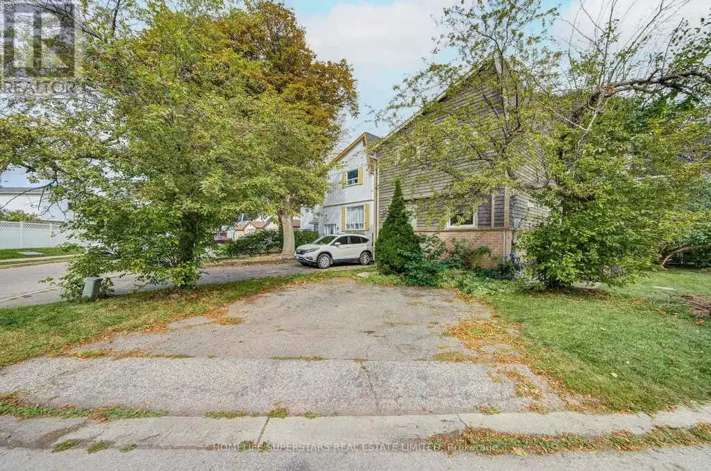 50 Hoskins Square, Brampton (Queen Street Corridor)