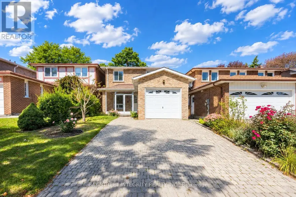 12 Charnwood Place, Markham (Aileen-Willowbrook)
