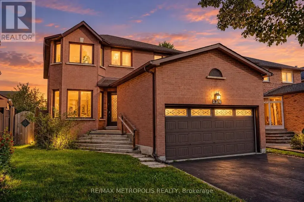 214 Elson Street, Markham (Middlefield)
