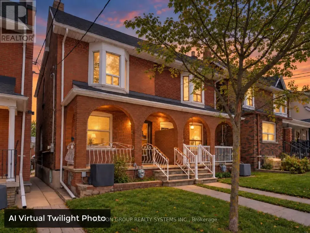 35 Day Avenue, Toronto (Corso Italia-Davenport)