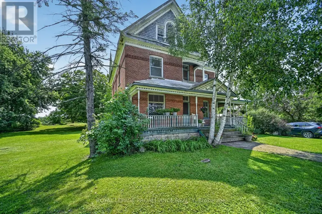 74 Rockfield Road, Leeds and the Thousand Islands