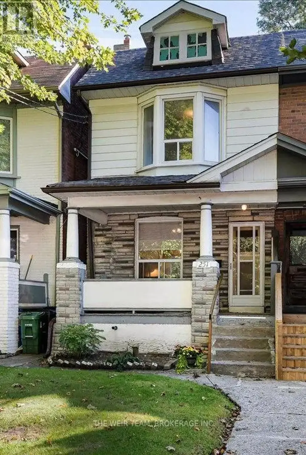 251 Ashdale Avenue, Toronto (Greenwood-Coxwell)