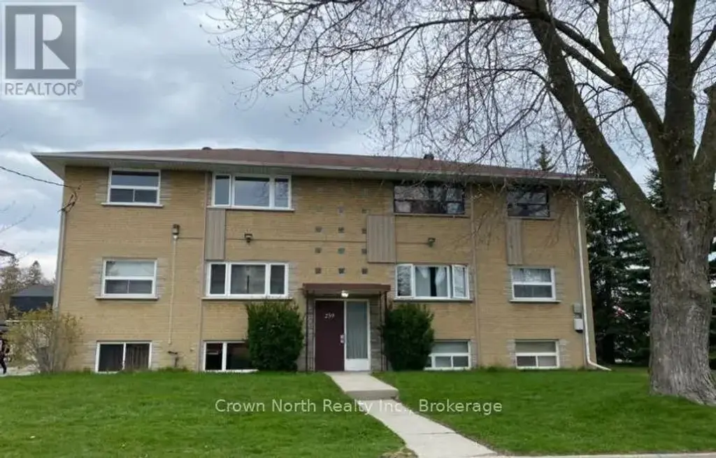 4 - 239 Montrave Avenue, Oshawa (Vanier)