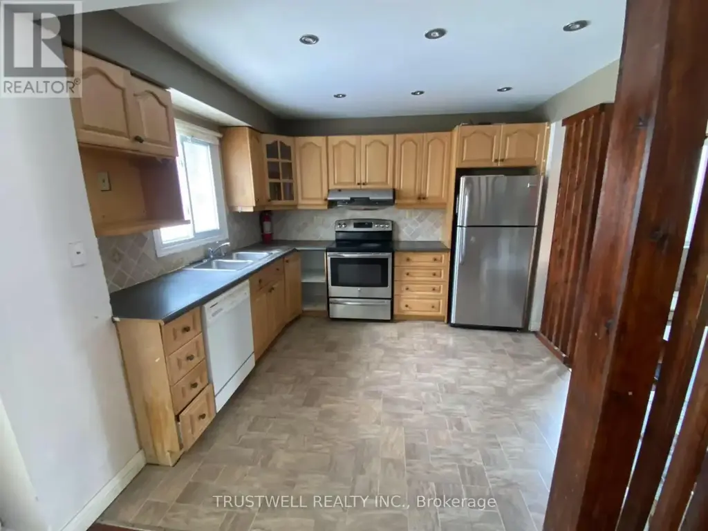 9 Whistling Hills Drive, Toronto (Milliken)