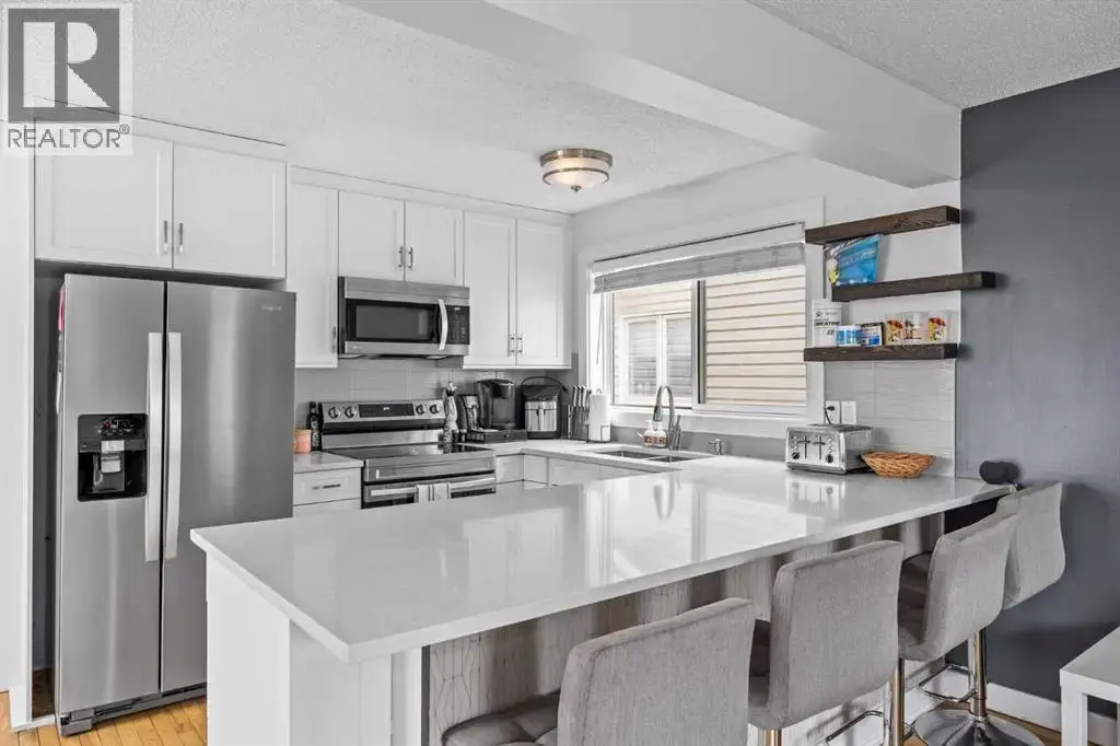 2320 Woodview Drive Sw, Calgary
