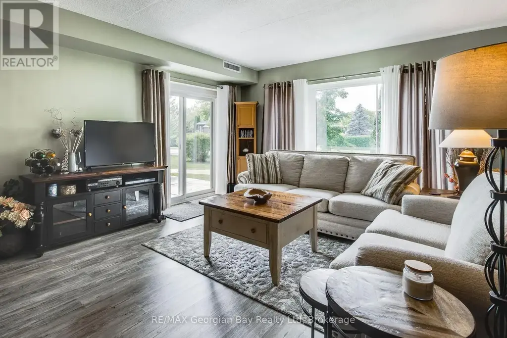 102 - 11 Beck Boulevard, Penetanguishene