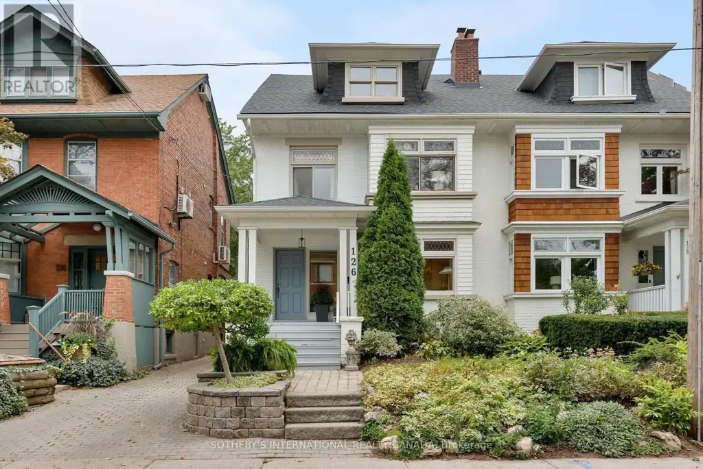 126 Hilton Avenue, Toronto (Casa Loma)