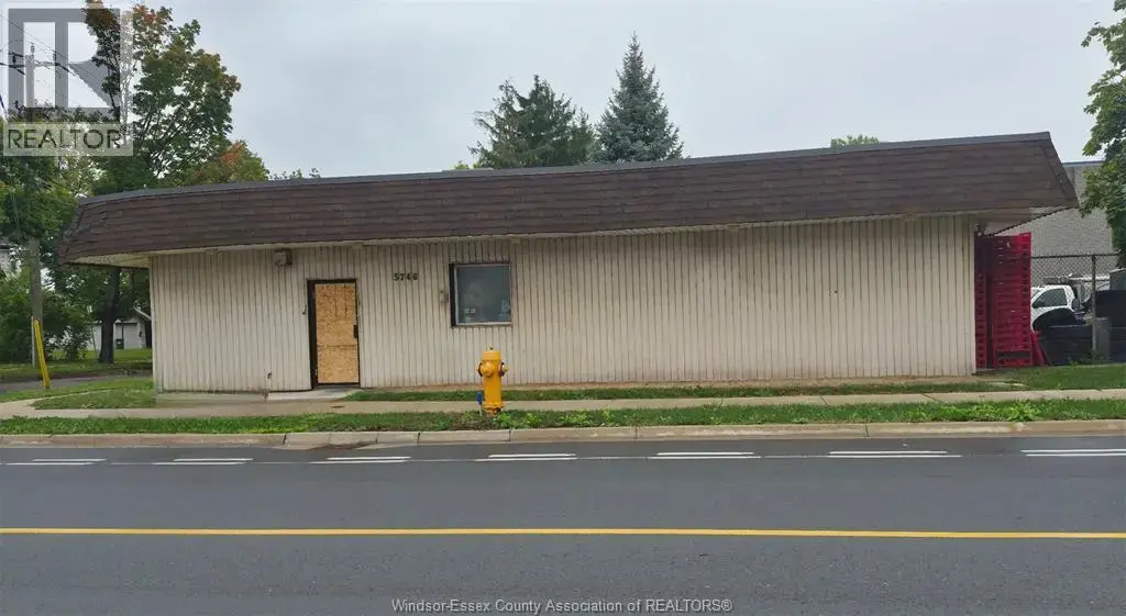 3746 Sandwich Street, Windsor