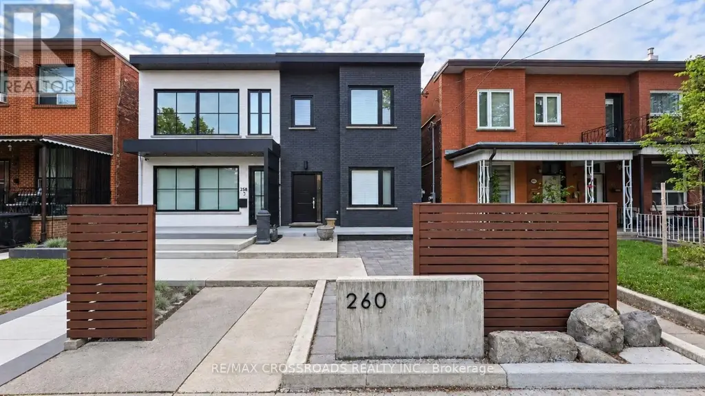 260 Clinton Street, Toronto (Palmerston-Little Italy)