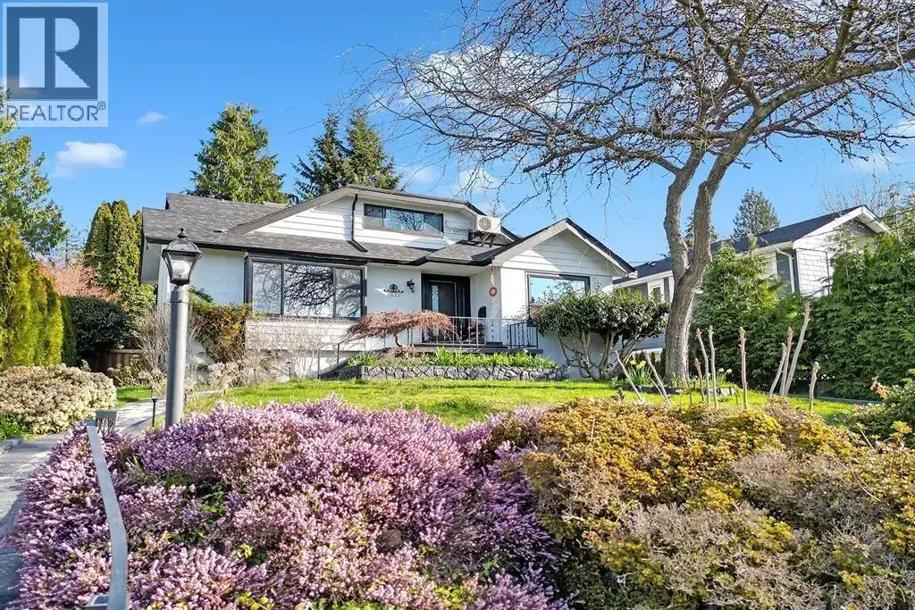 1921 Fulton Avenue, West Vancouver