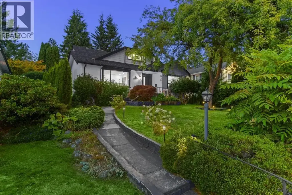1921 Fulton Avenue, West Vancouver