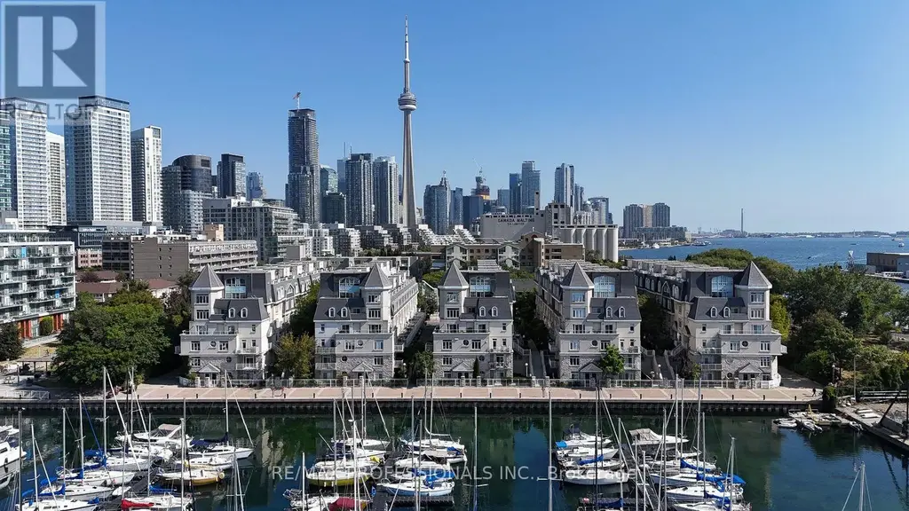 327 - 32 Stadium Road, Toronto (Niagara)